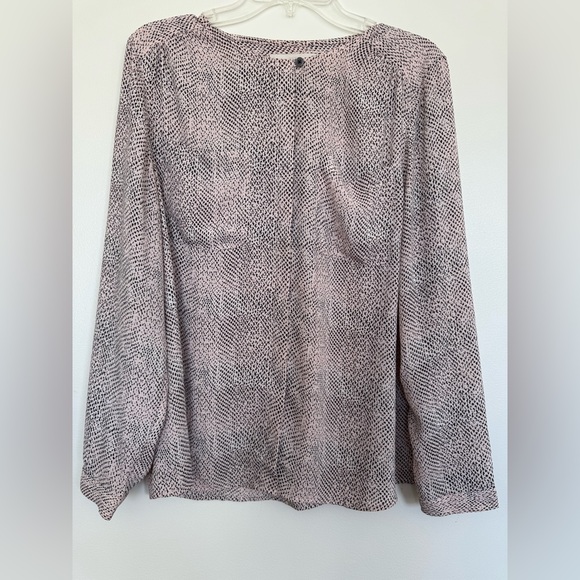 Snakeskin Python Print Blouse Black Pink Ann Taylor Loft Women's Size Large EUC - Picture 5 of 5